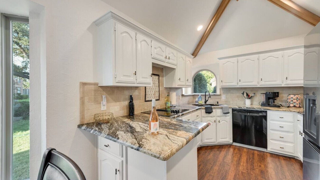Photo of Kitchen in North Central Carrollton