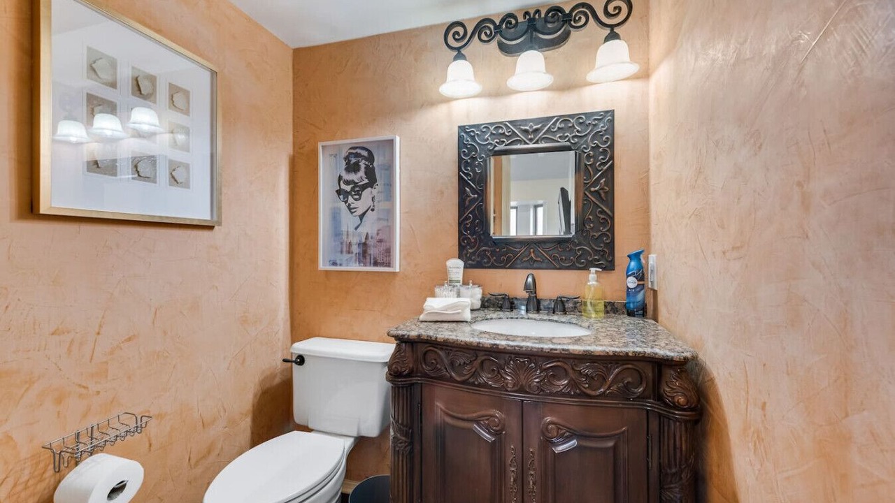 Photo of Bathroom in North Central Carrollton