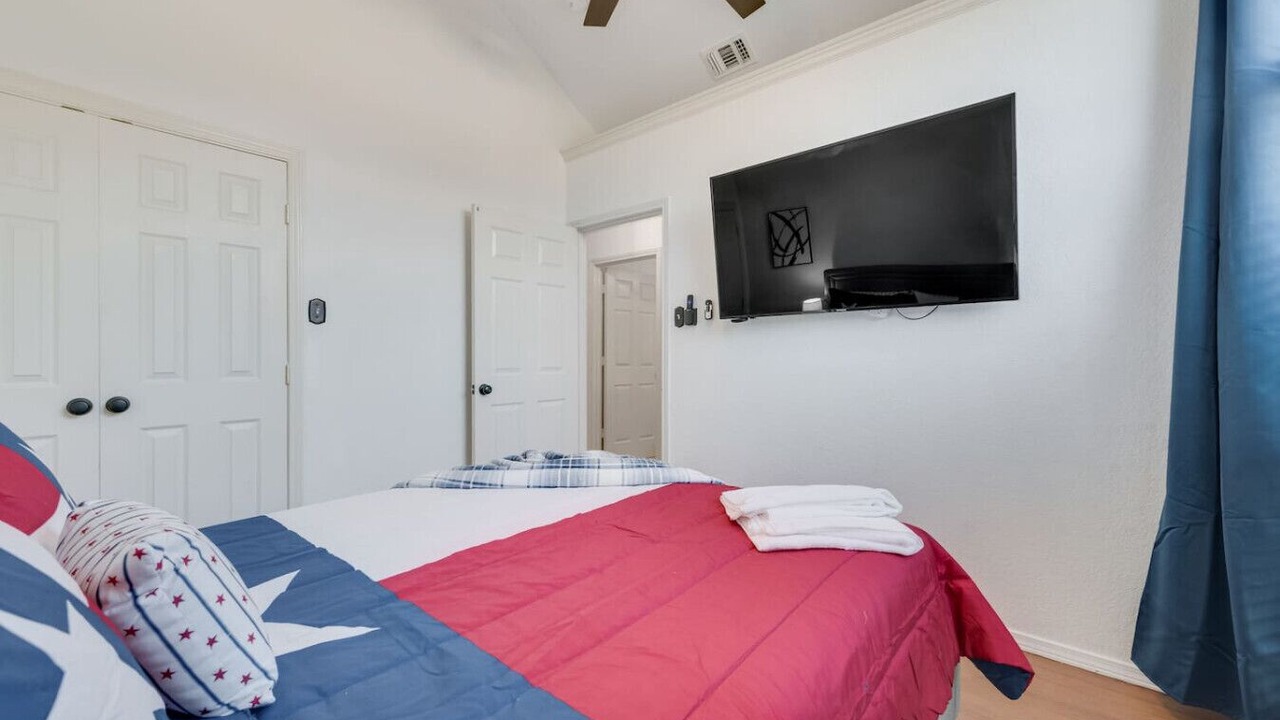 Photo of Bedroom in North Central Carrollton