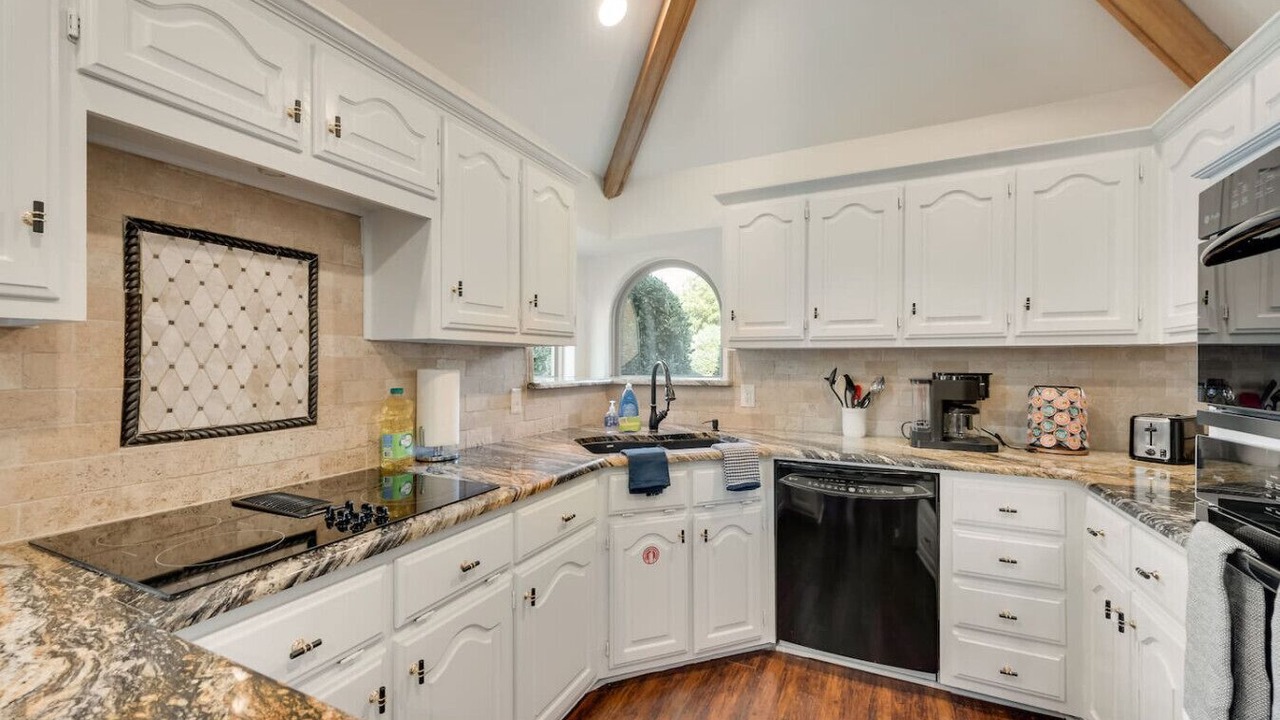 Photo of Kitchen in North Central Carrollton