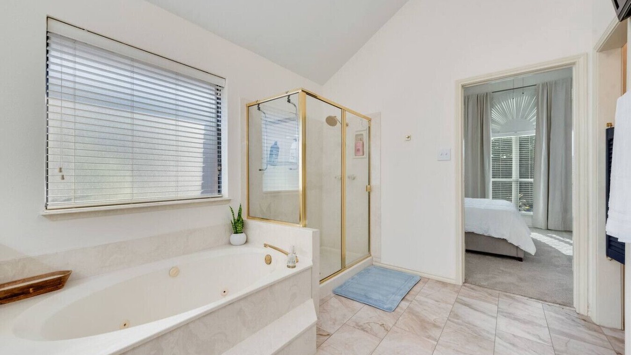 Photo of Bathroom in North Central Carrollton
