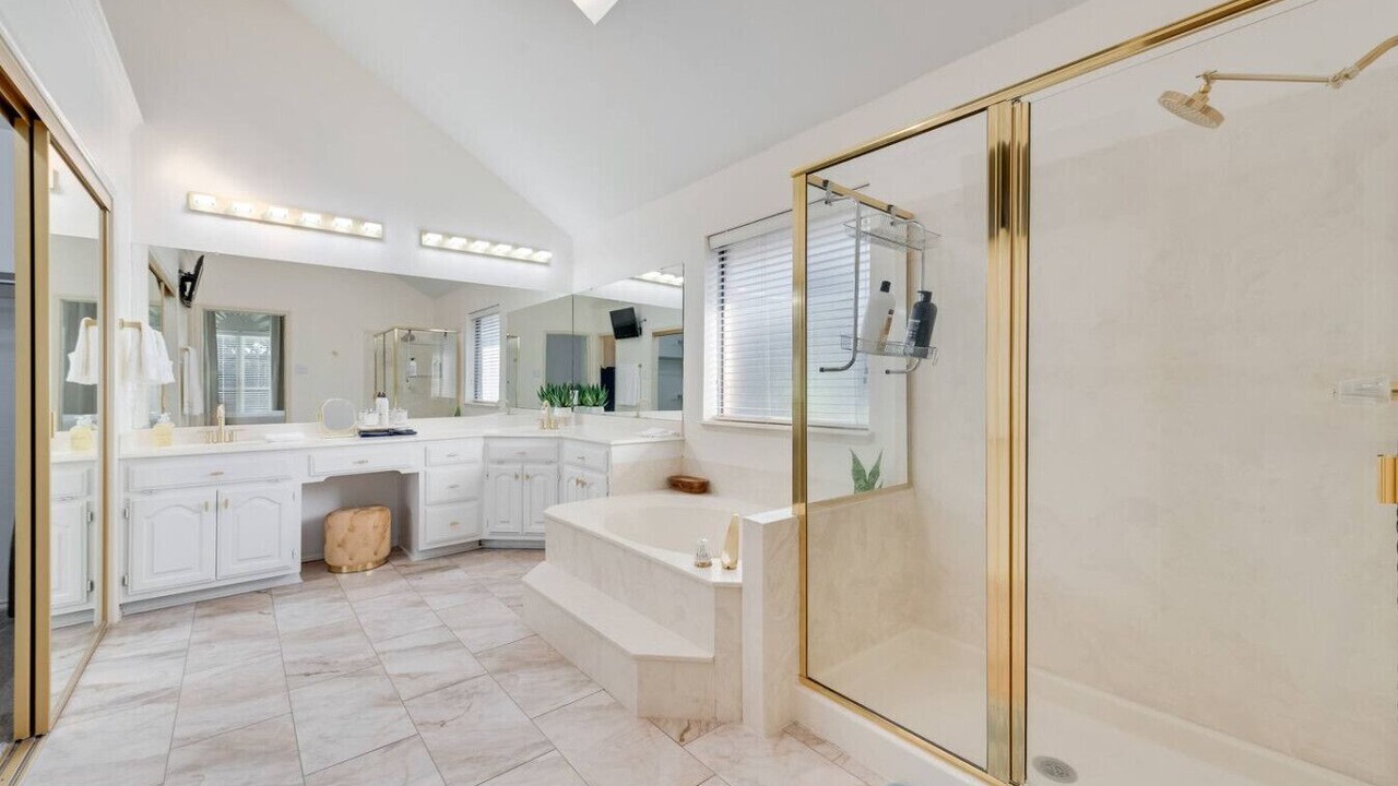 Photo of Bathroom in North Central Carrollton