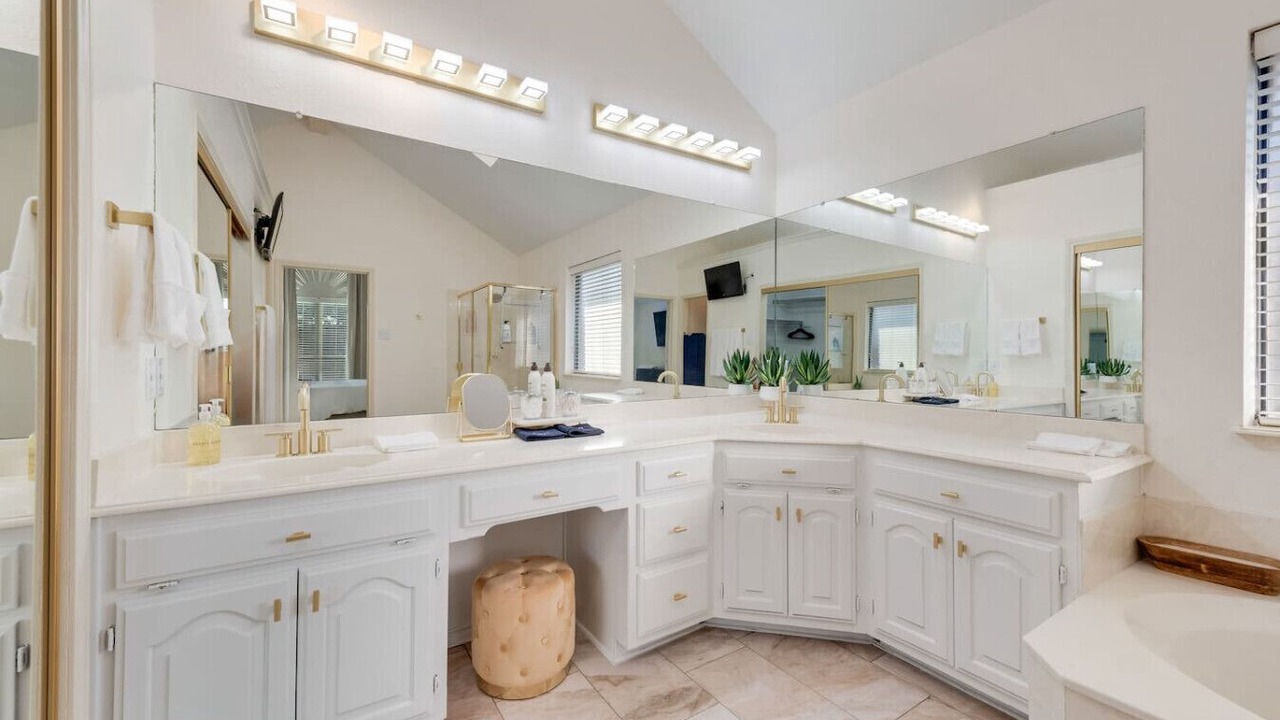 Photo of Bathroom in North Central Carrollton