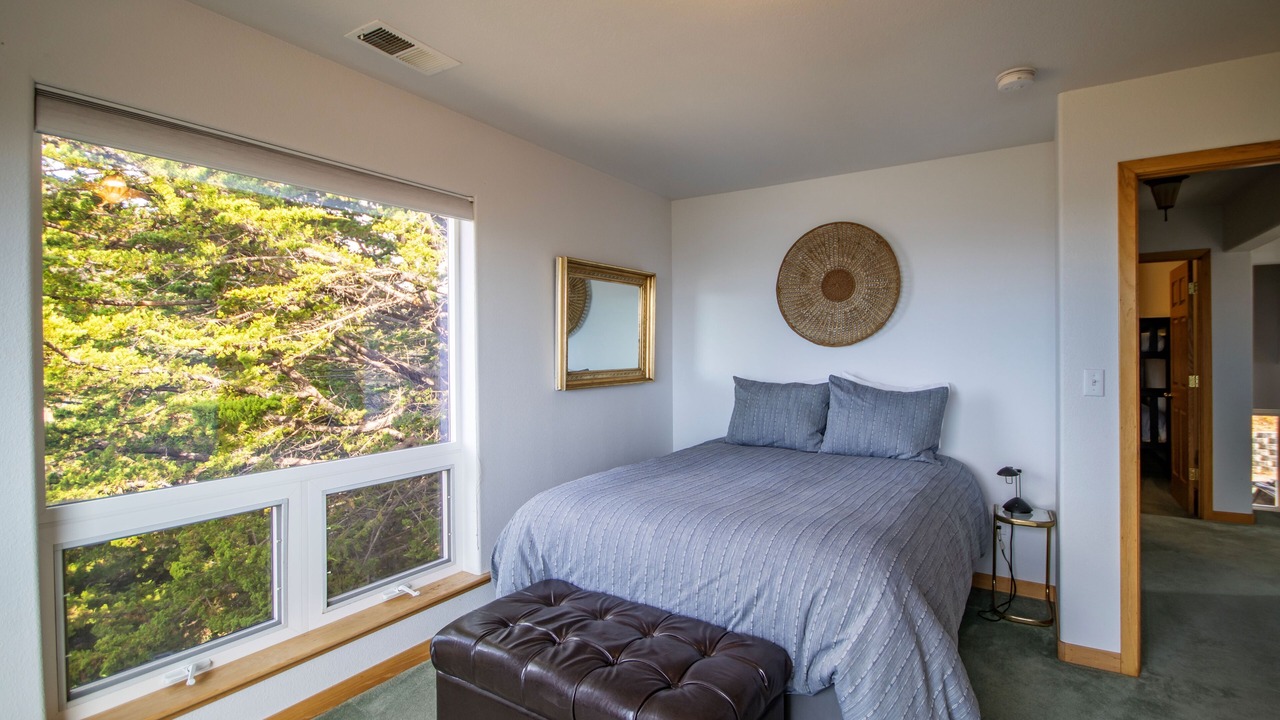 Photo of Bedroom in Gualala