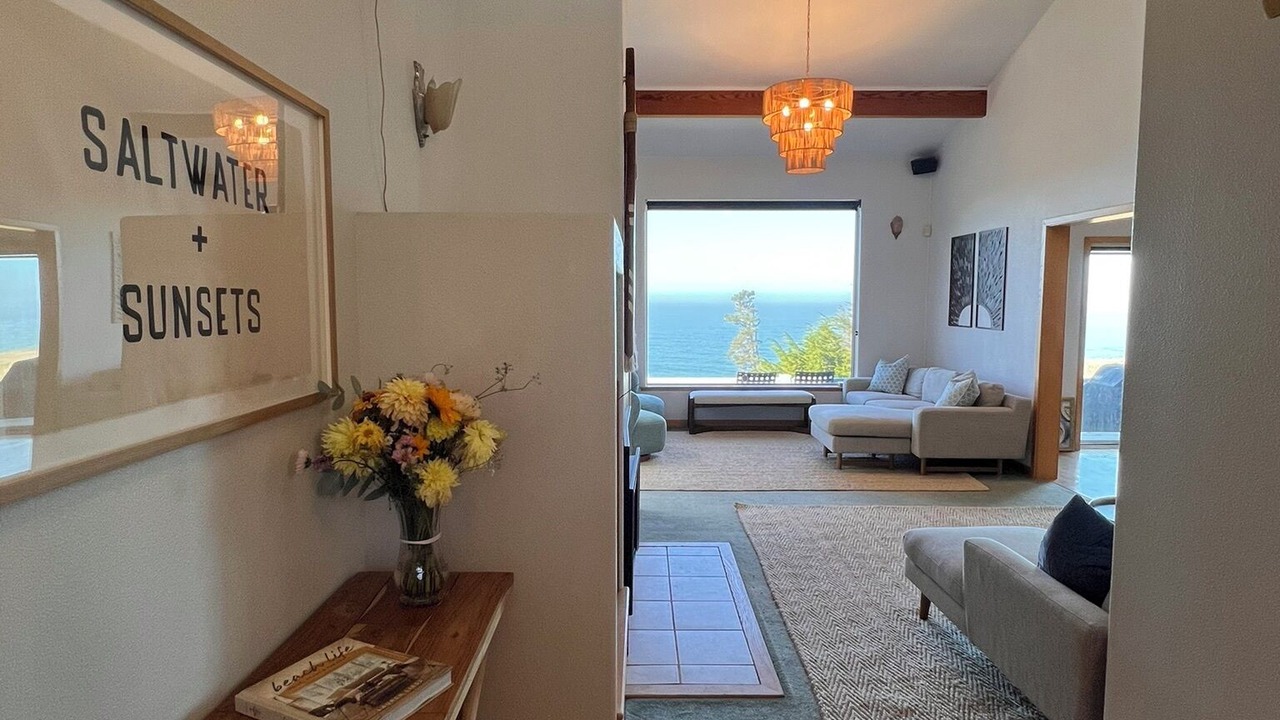 Photo of Livingroom in Gualala