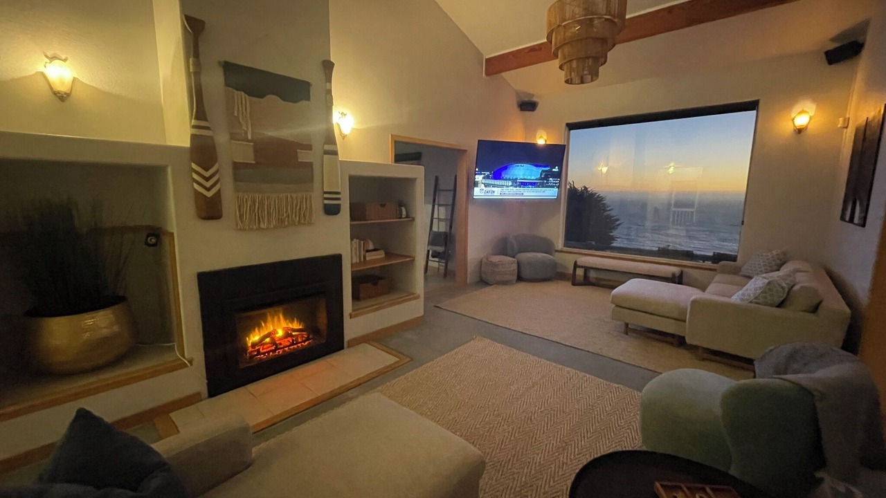 Photo of Livingroom in Gualala