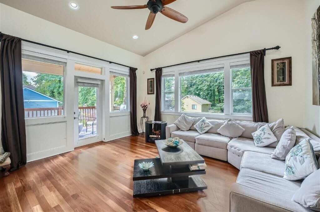 Photo of Others in Olympia