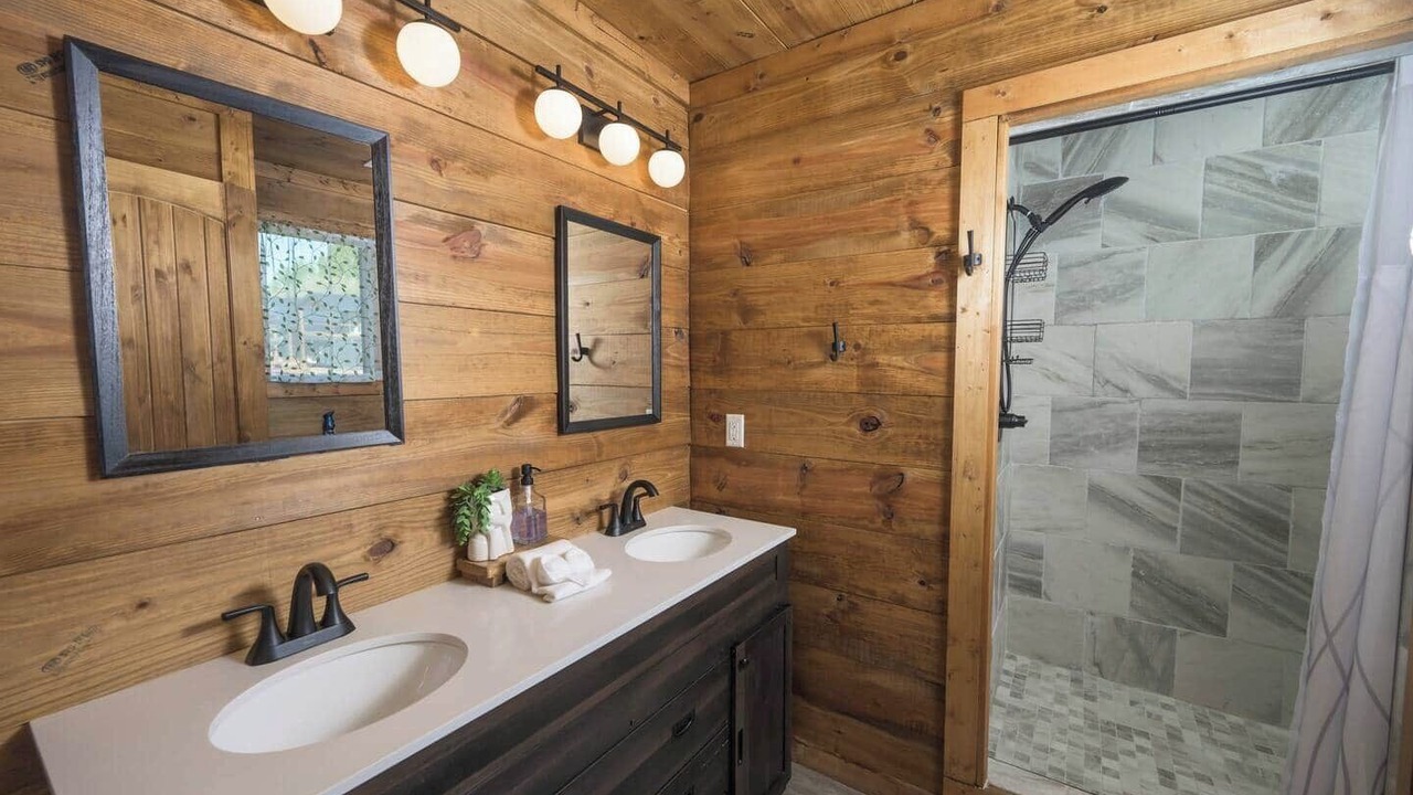 Photo of Bathroom in Golden
