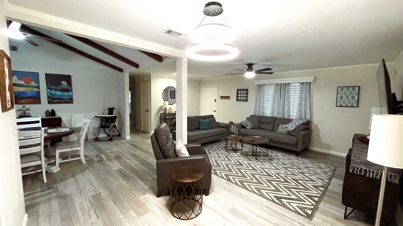 Photo of Livingroom in North San Antonio - SAT