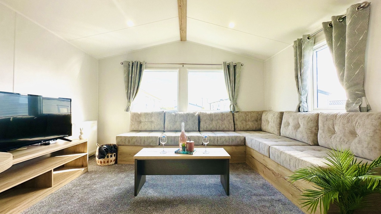 Photo of Bedroom in Cayton Bay