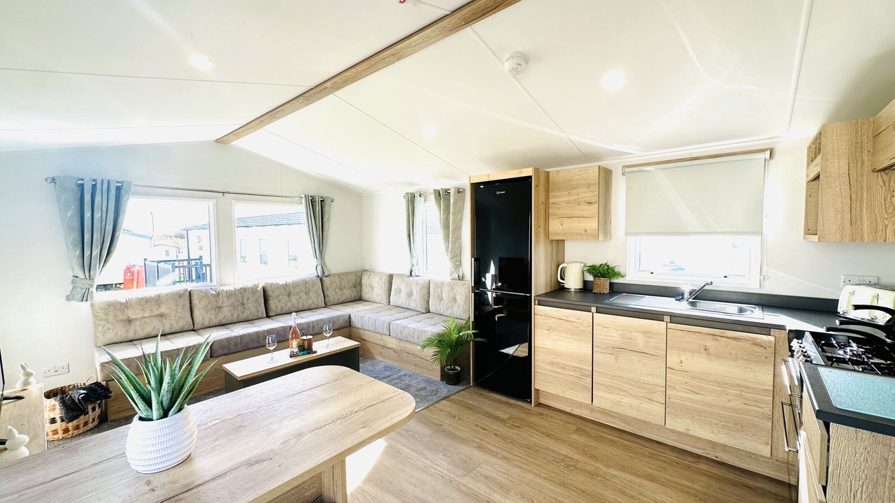 Photo of Others in Cayton Bay