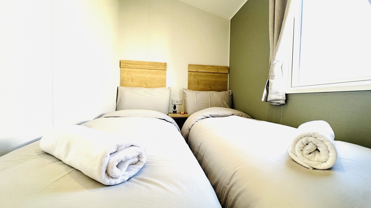 Photo of Others in Cayton Bay