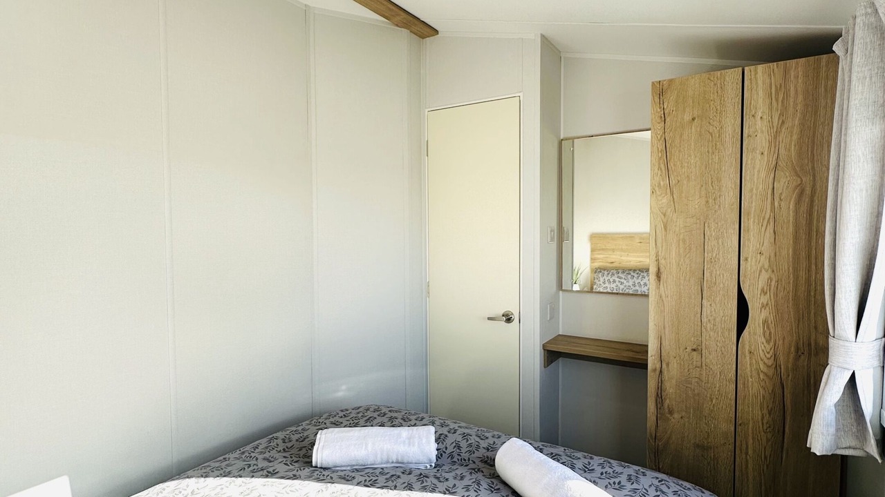 Photo of Others in Cayton Bay