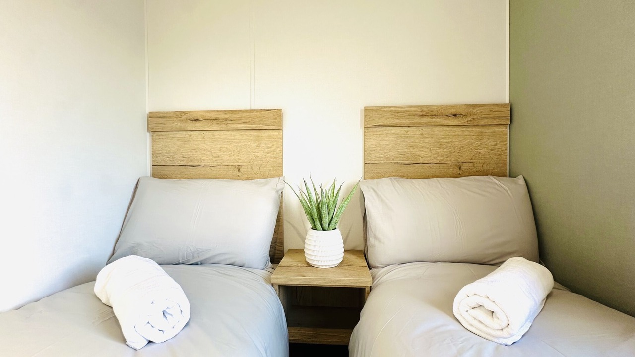 Photo of Others in Cayton Bay