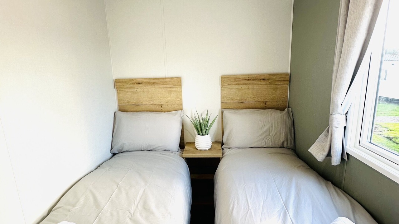 Photo of Others in Cayton Bay