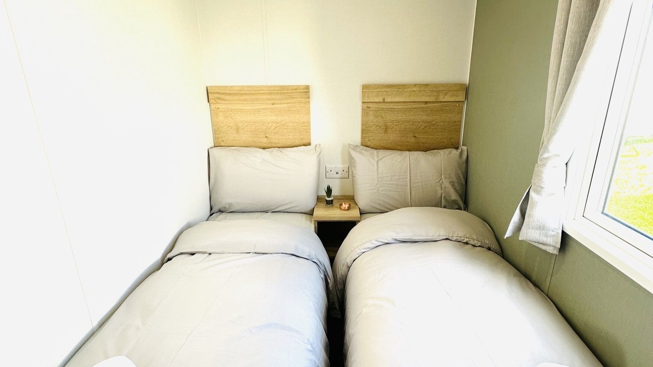 Photo of Others in Cayton Bay