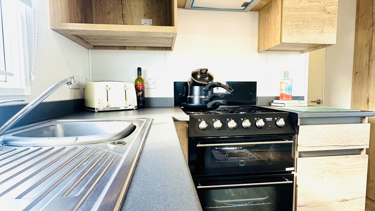 Photo of Others in Cayton Bay