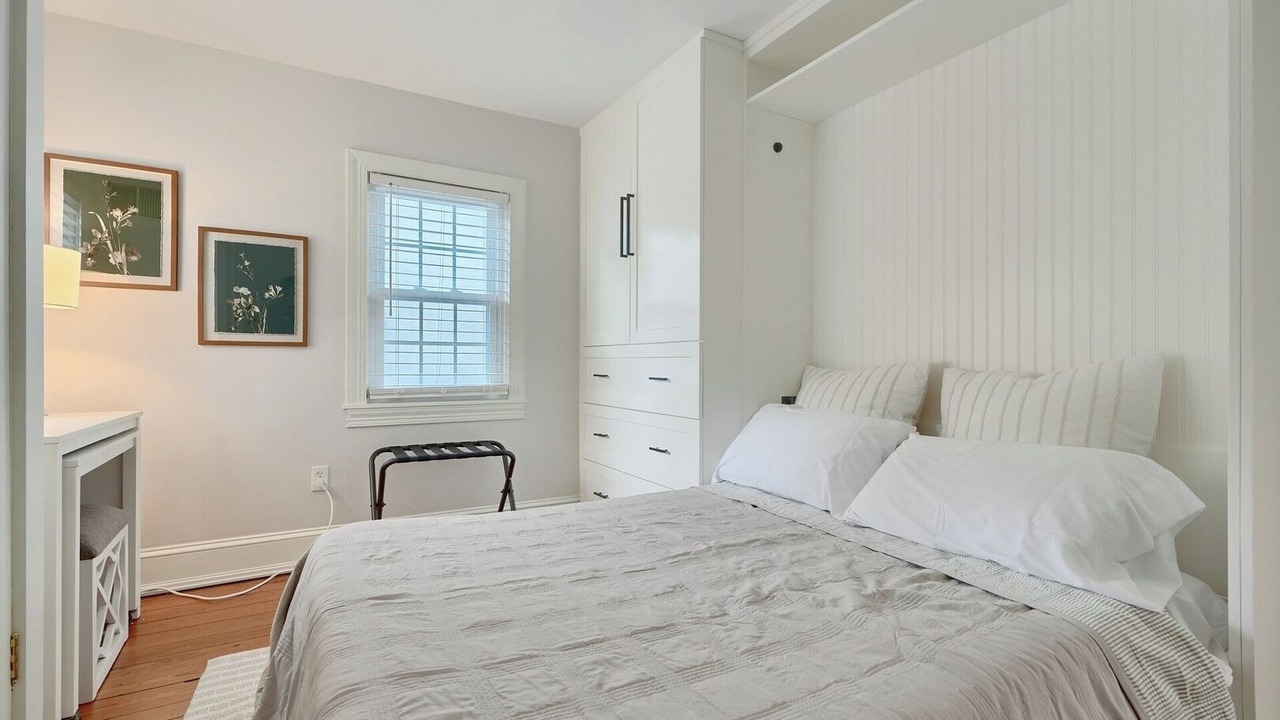 Photo of Bedroom in Historic District