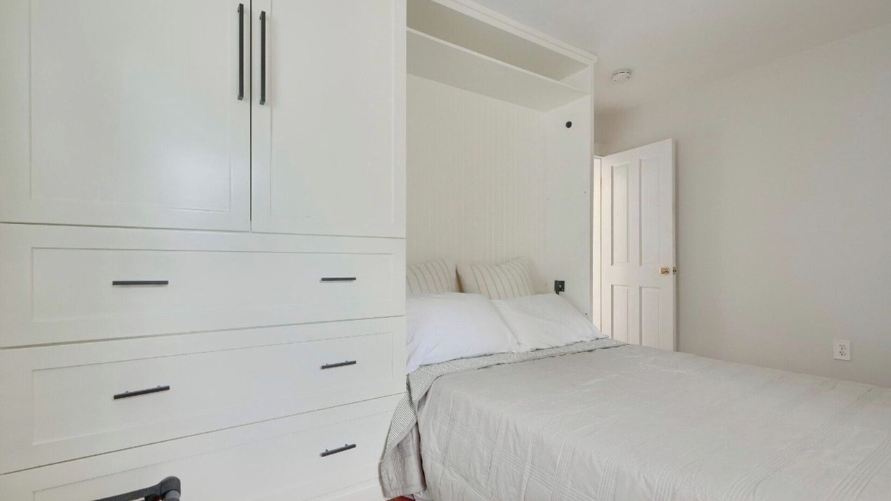 Photo of Bedroom in Historic District