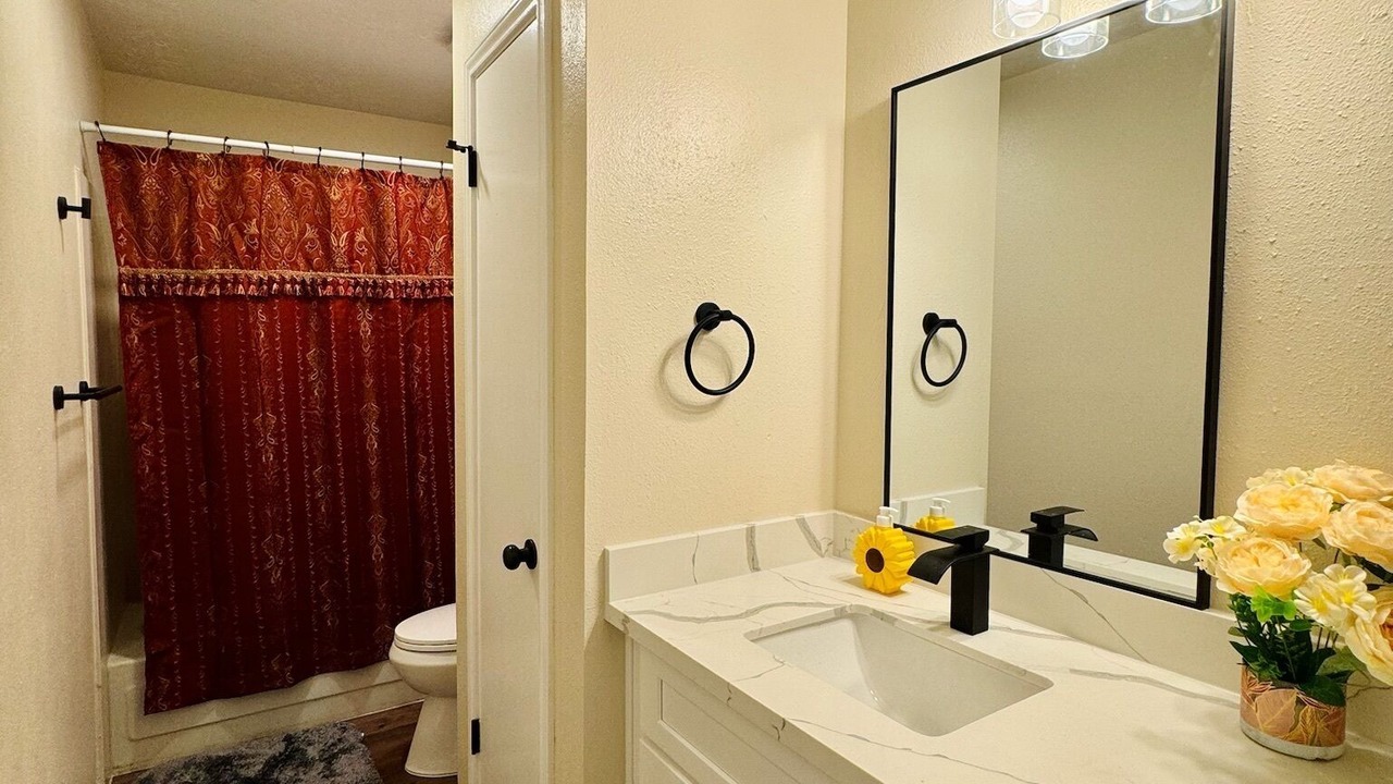 Photo of Bathroom in George Bush Park/Eldridge