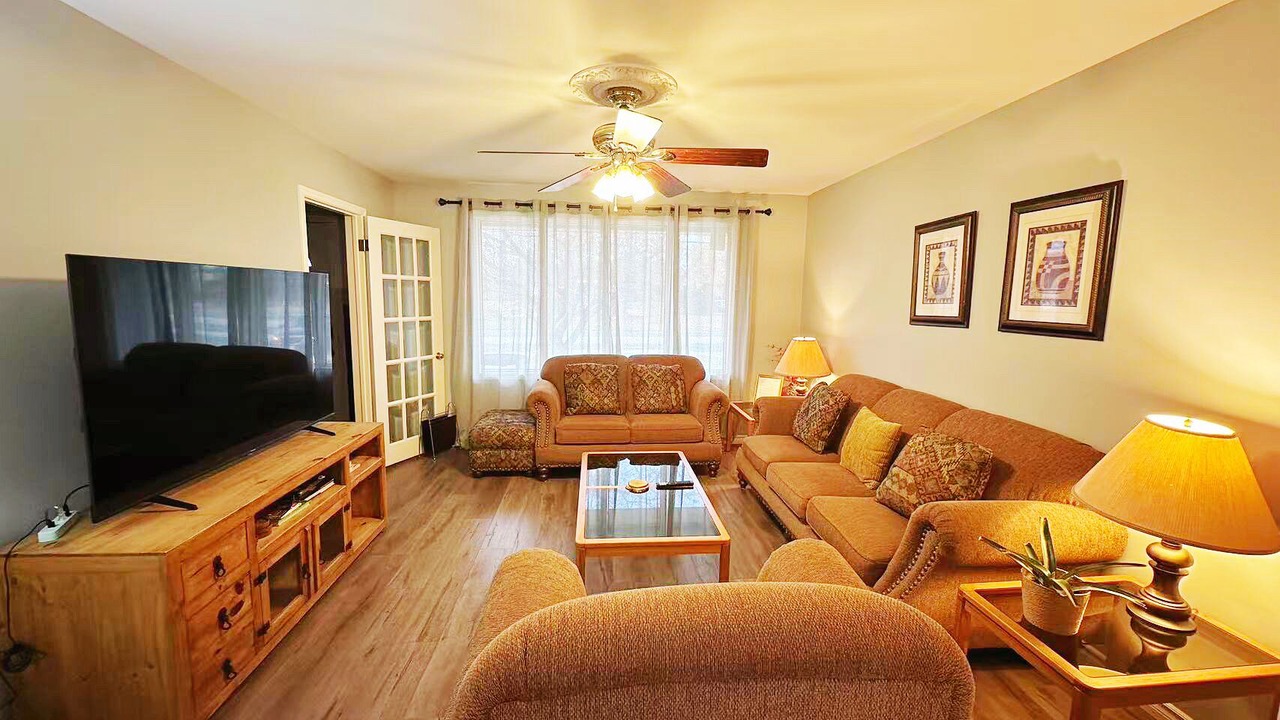Photo of Livingroom in LaSalle