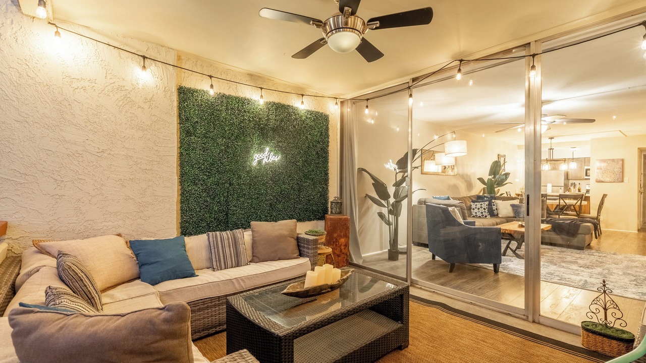 Photo of Livingroom in Entertainment District