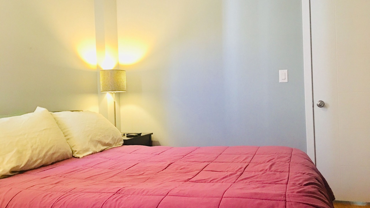Photo of Bedroom in Rogers Park