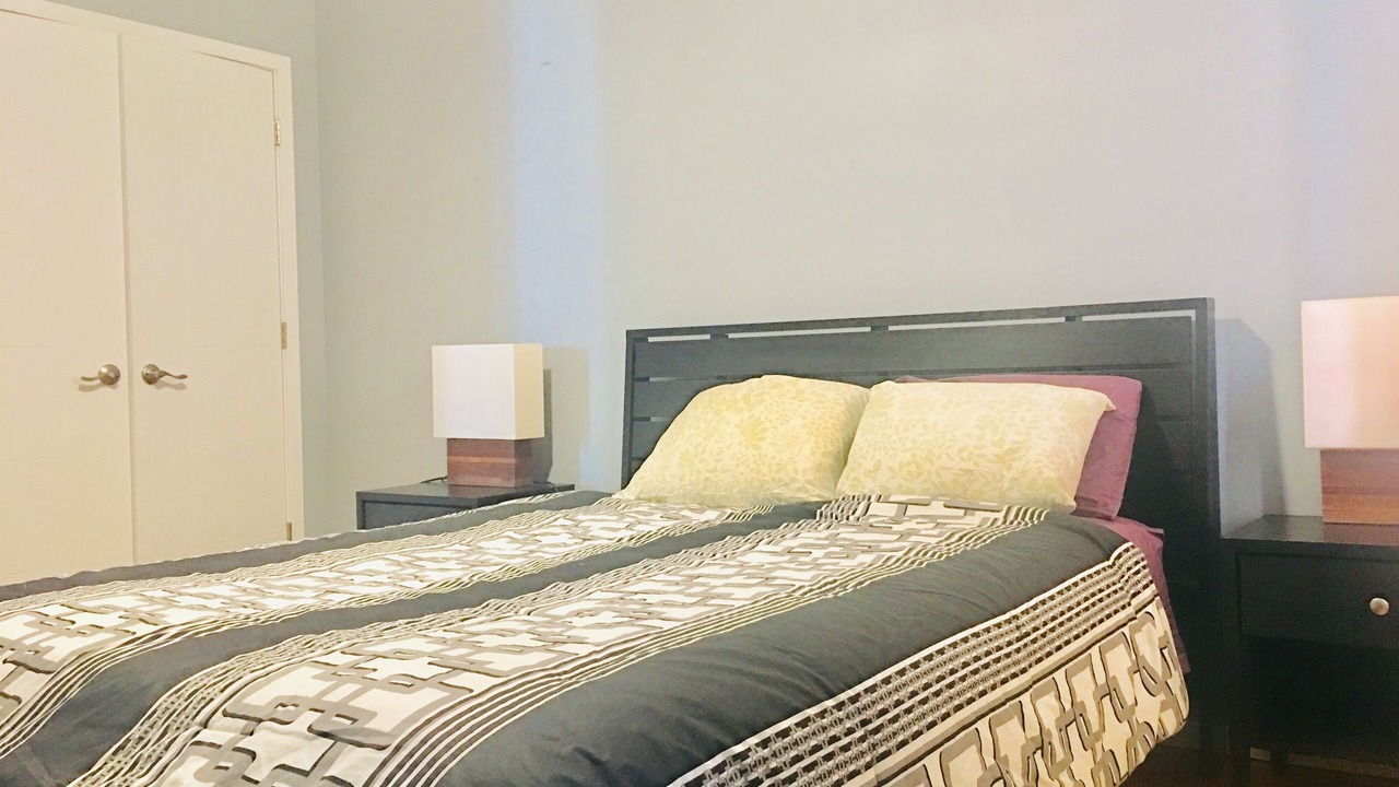 Photo of Bedroom in Rogers Park