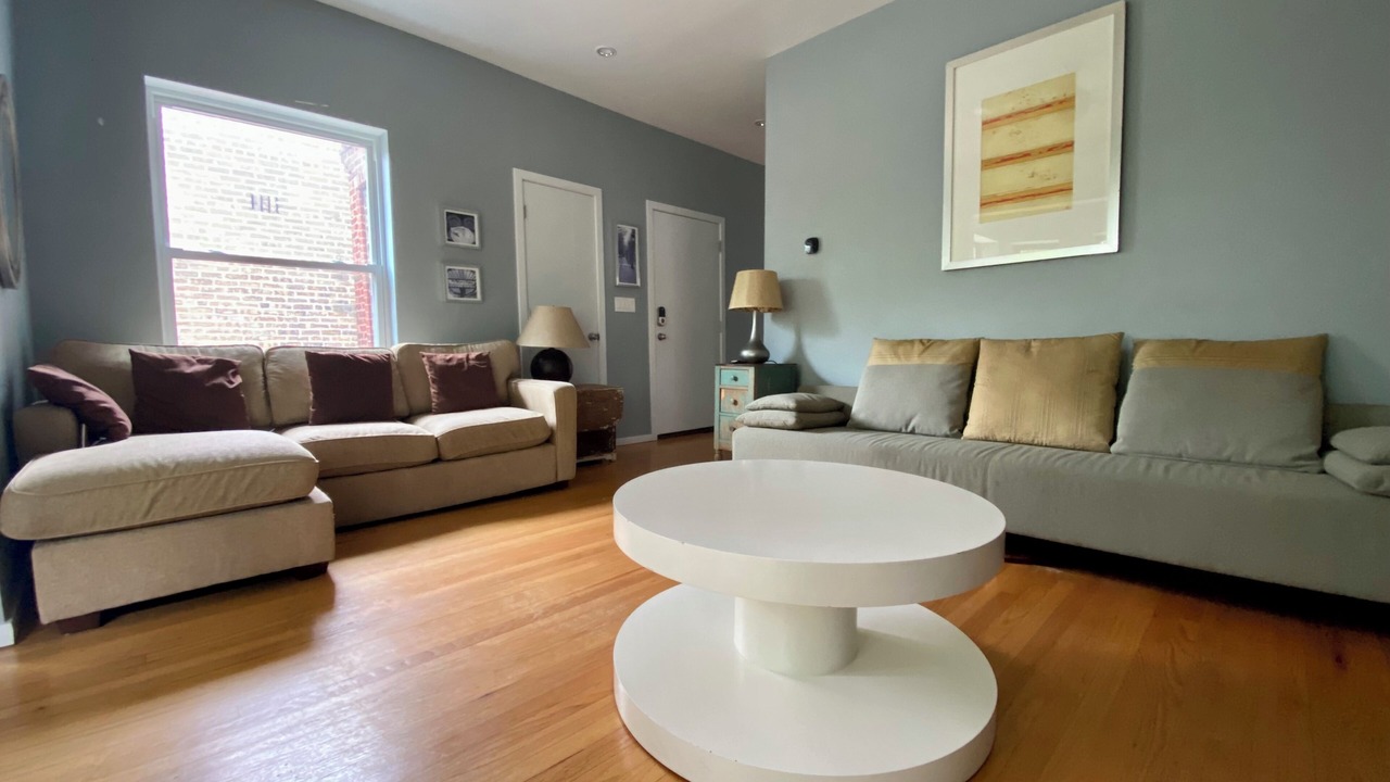 Photo of Livingroom in Rogers Park