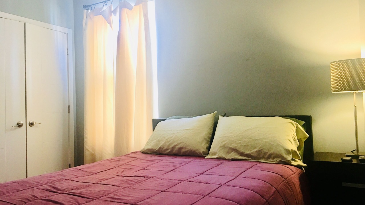 Photo of Bedroom in Rogers Park
