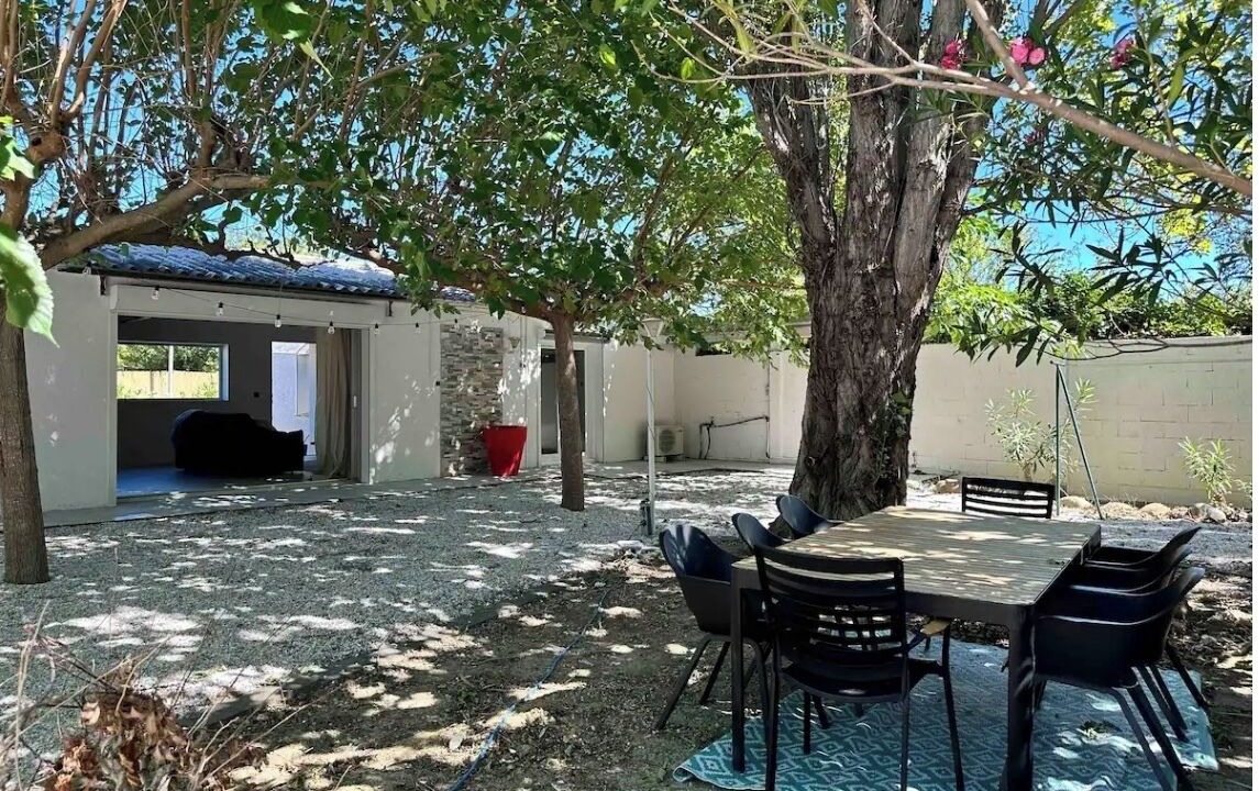 Photo of Outdoor in Nyls