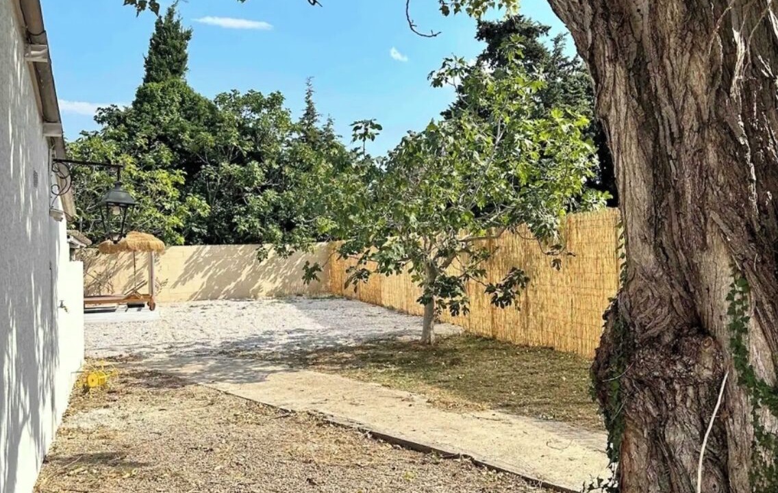 Photo of Outdoor in Nyls