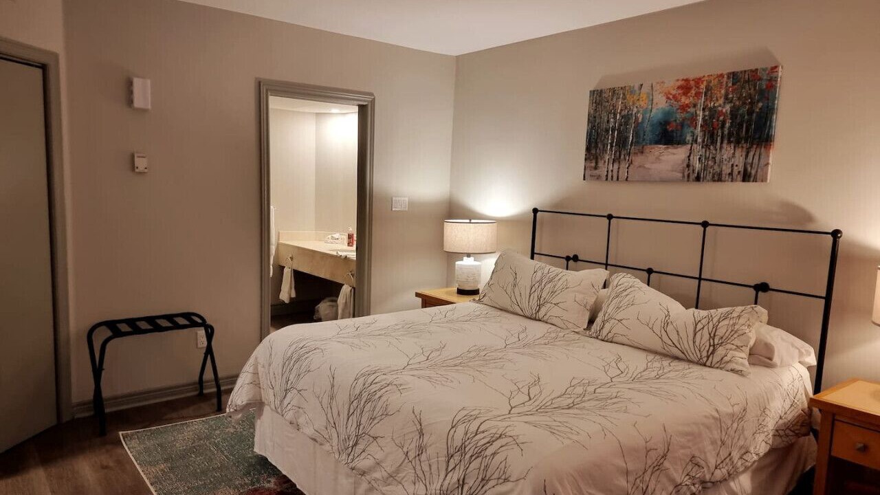 Photo of Bedroom in Oro-Medonte
