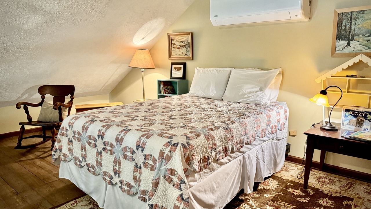 Photo of Bedroom in Glen Arbor