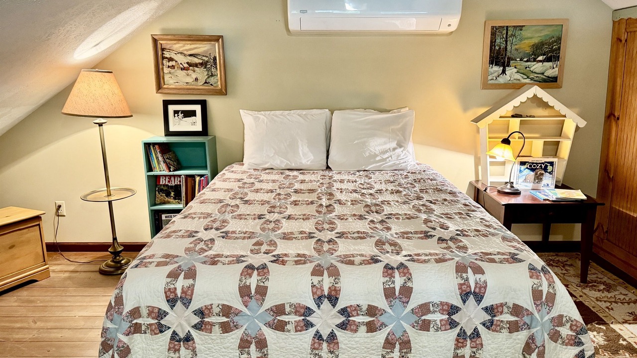 Photo of Bedroom in Glen Arbor