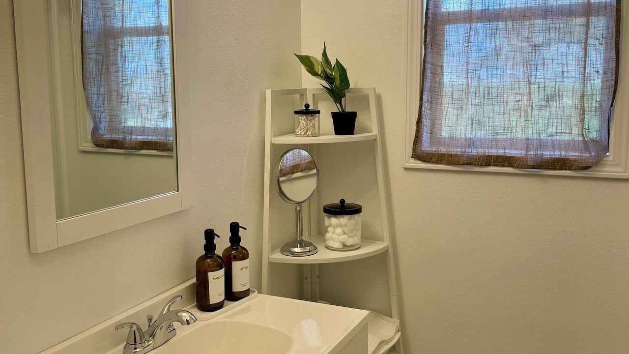 Photo of Bathroom in Shiner