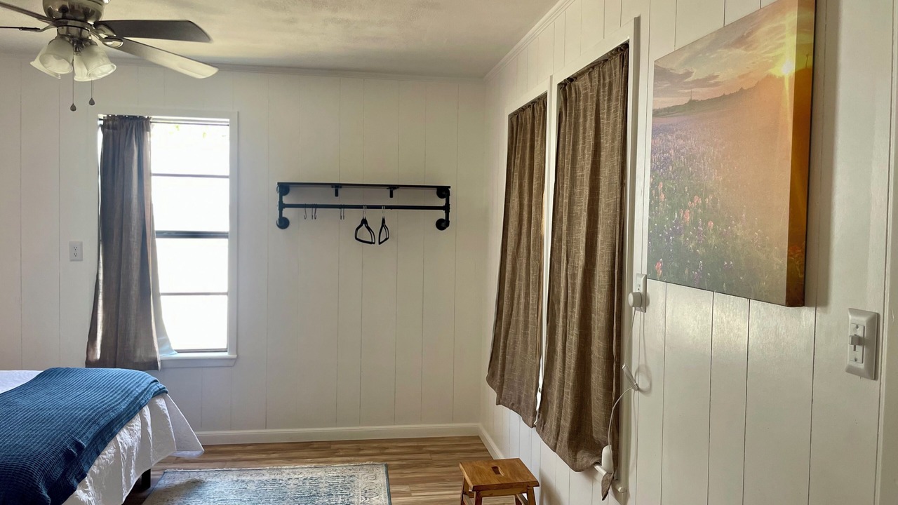Photo of Bedroom in Shiner