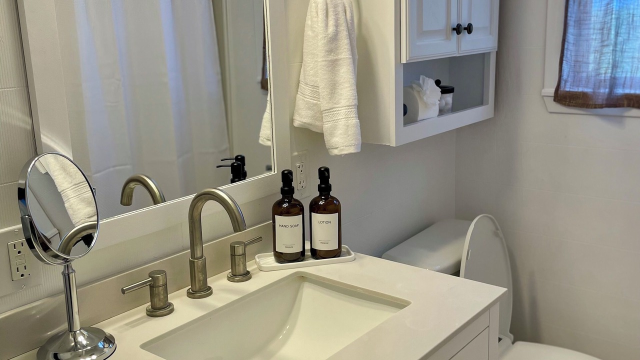 Photo of Bathroom in Shiner
