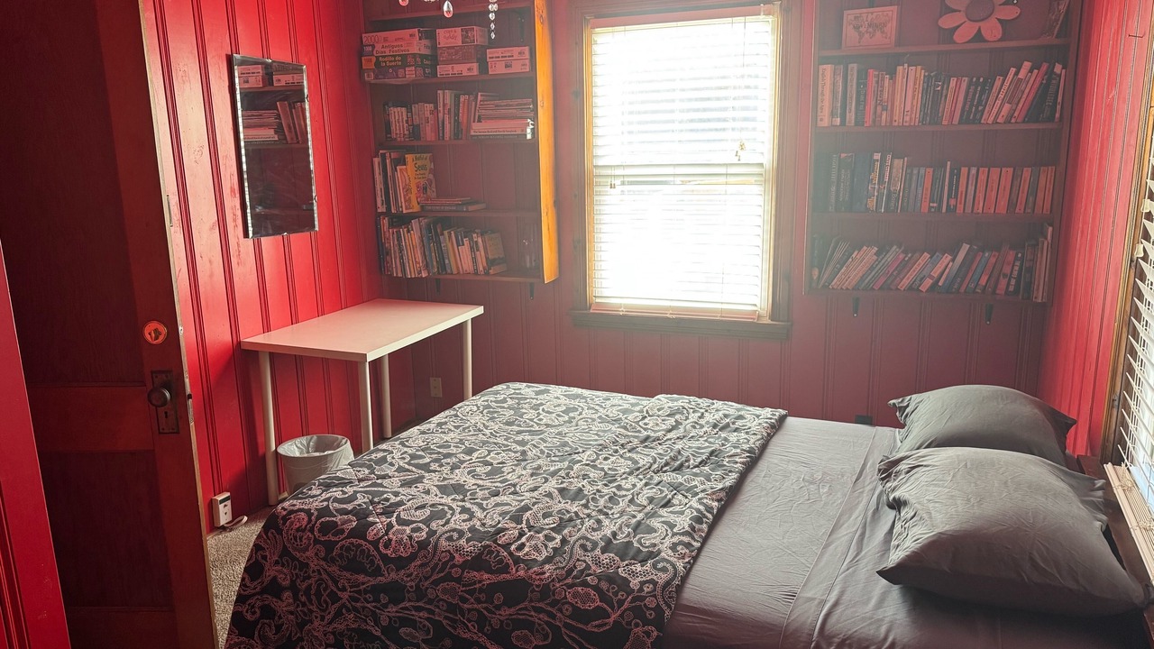 Photo of Bedroom in Champaign