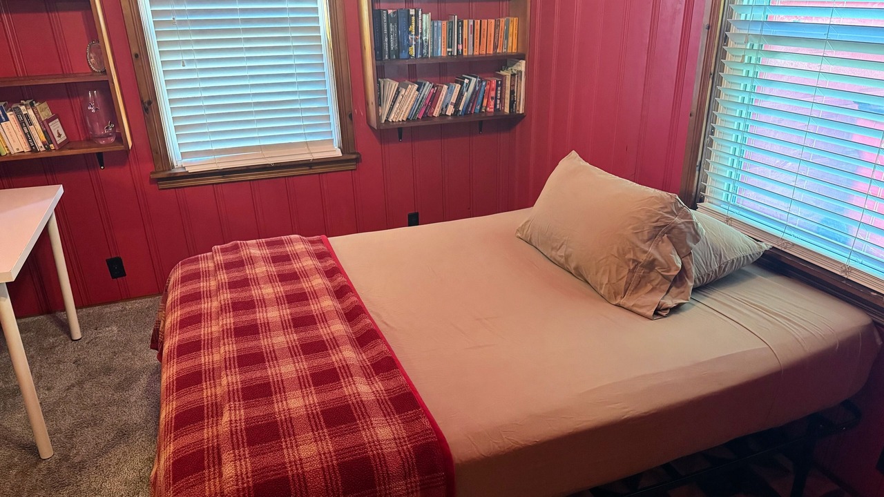 Photo of Bedroom in Champaign