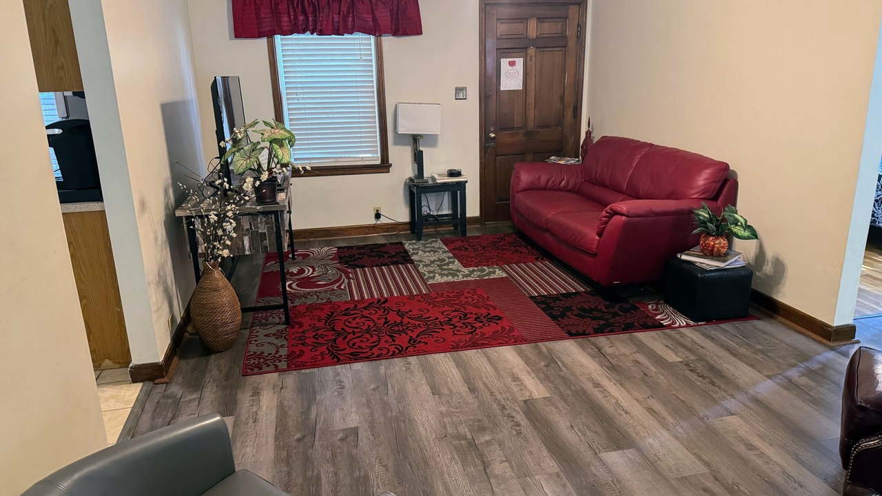 Photo of Livingroom in Champaign