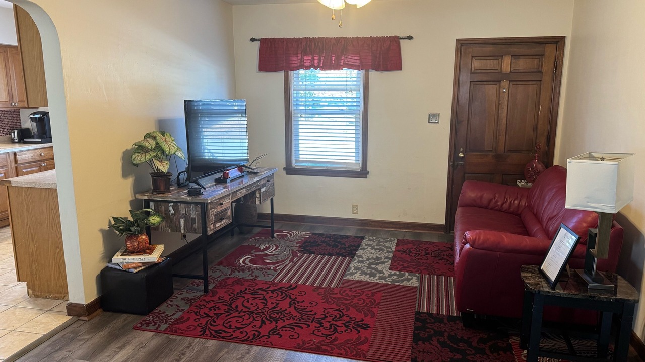 Photo of Livingroom in Champaign