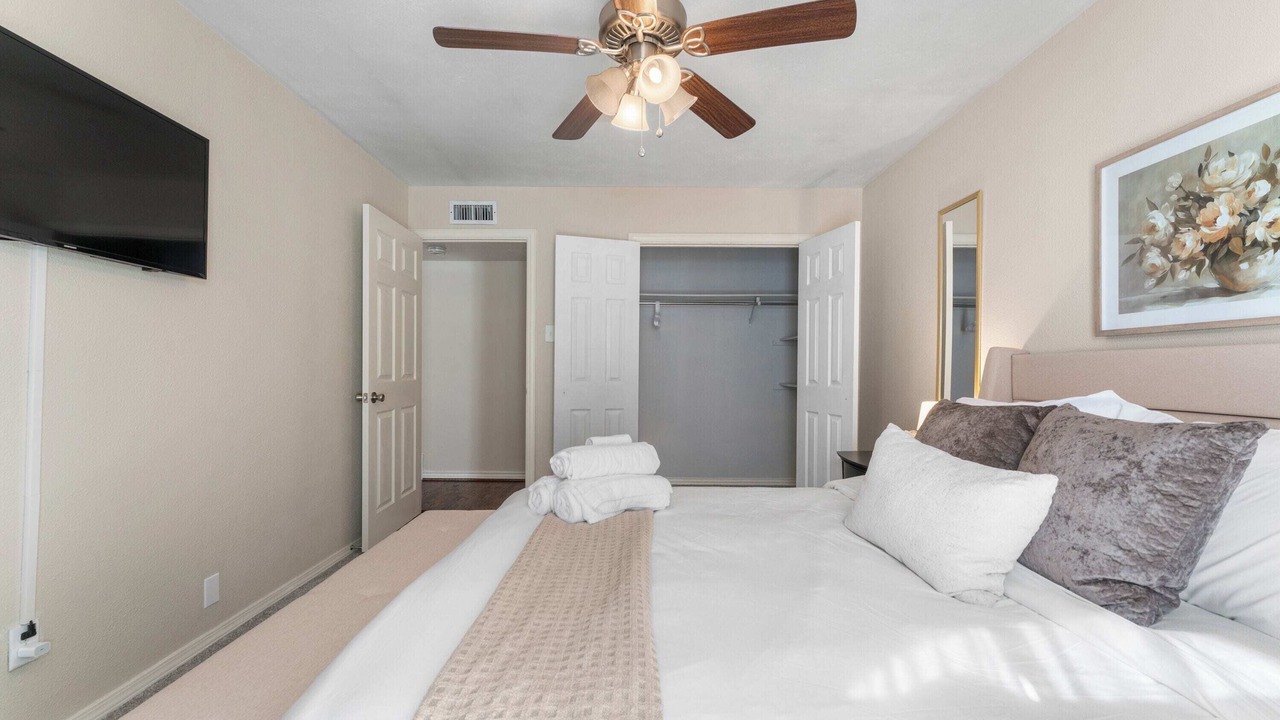 Photo of Bedroom in The Colony