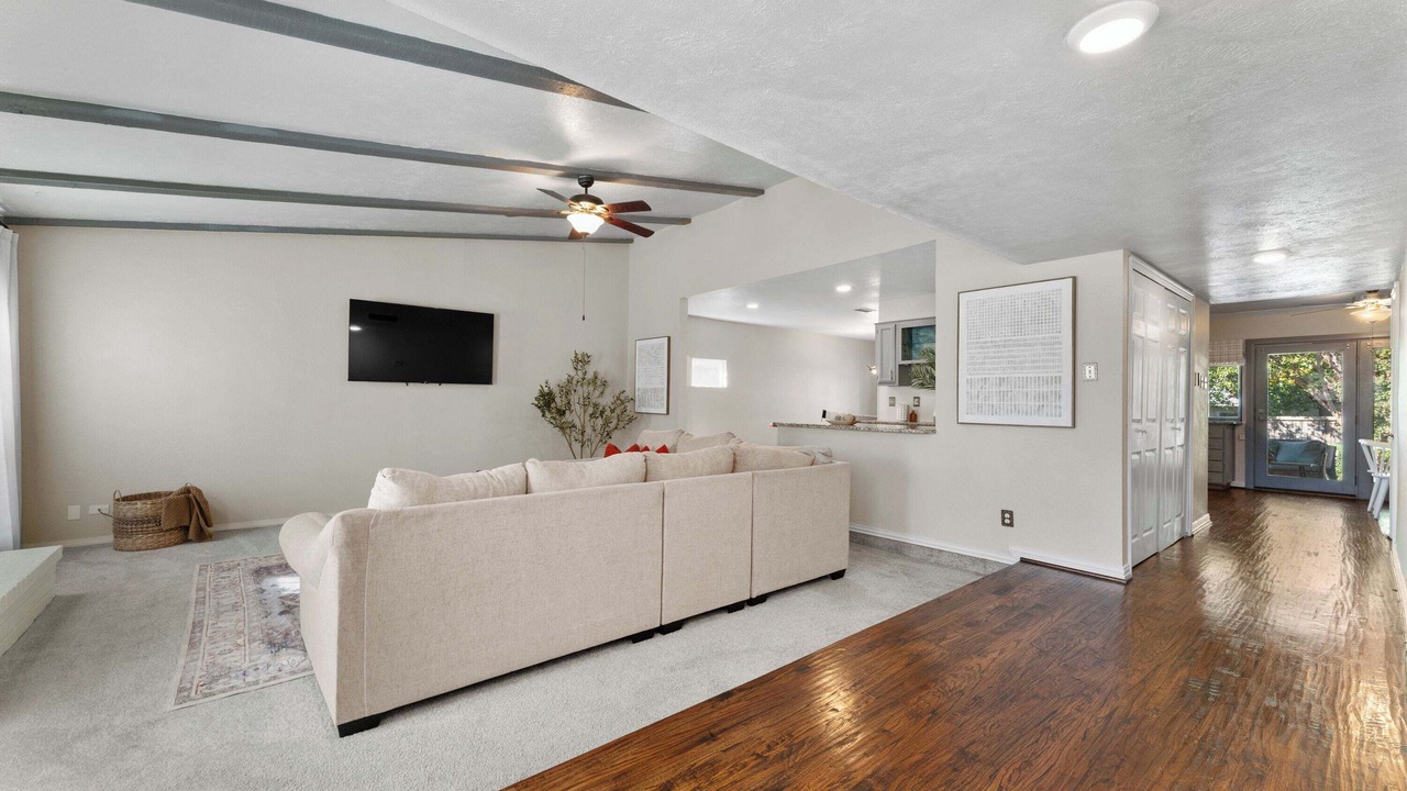 Photo of Livingroom in The Colony