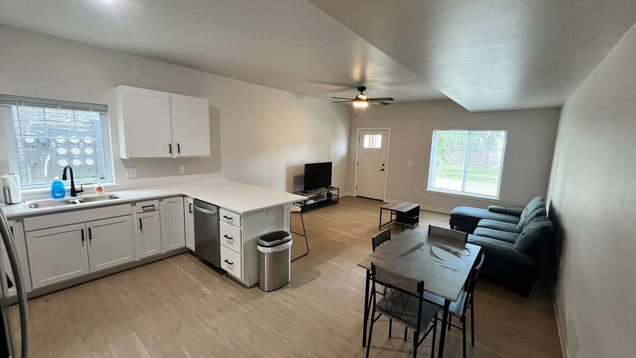 Photo of Livingroom in Iowa City