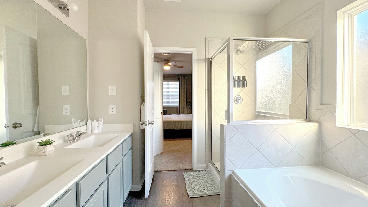 Photo of Bathroom in Porter
