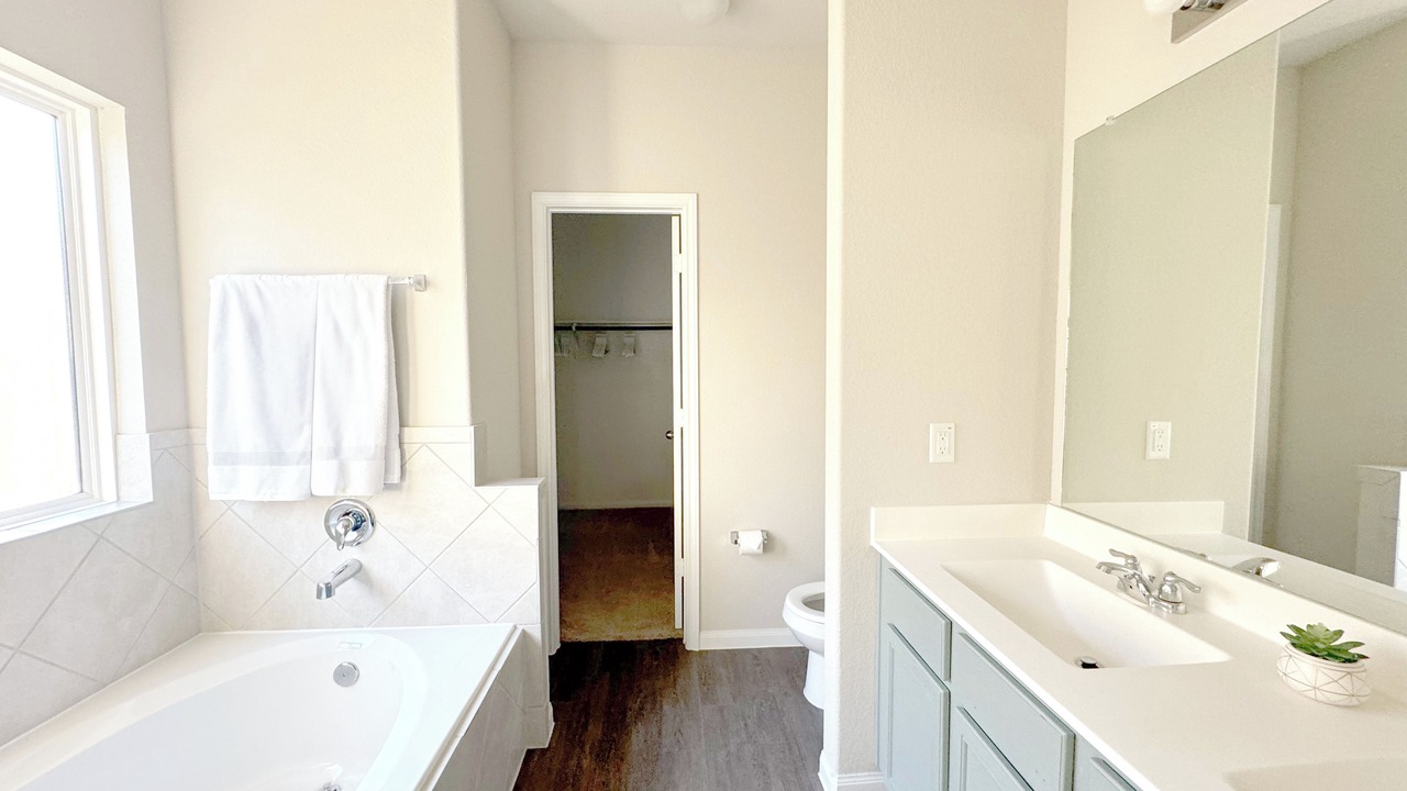 Photo of Bathroom in Porter