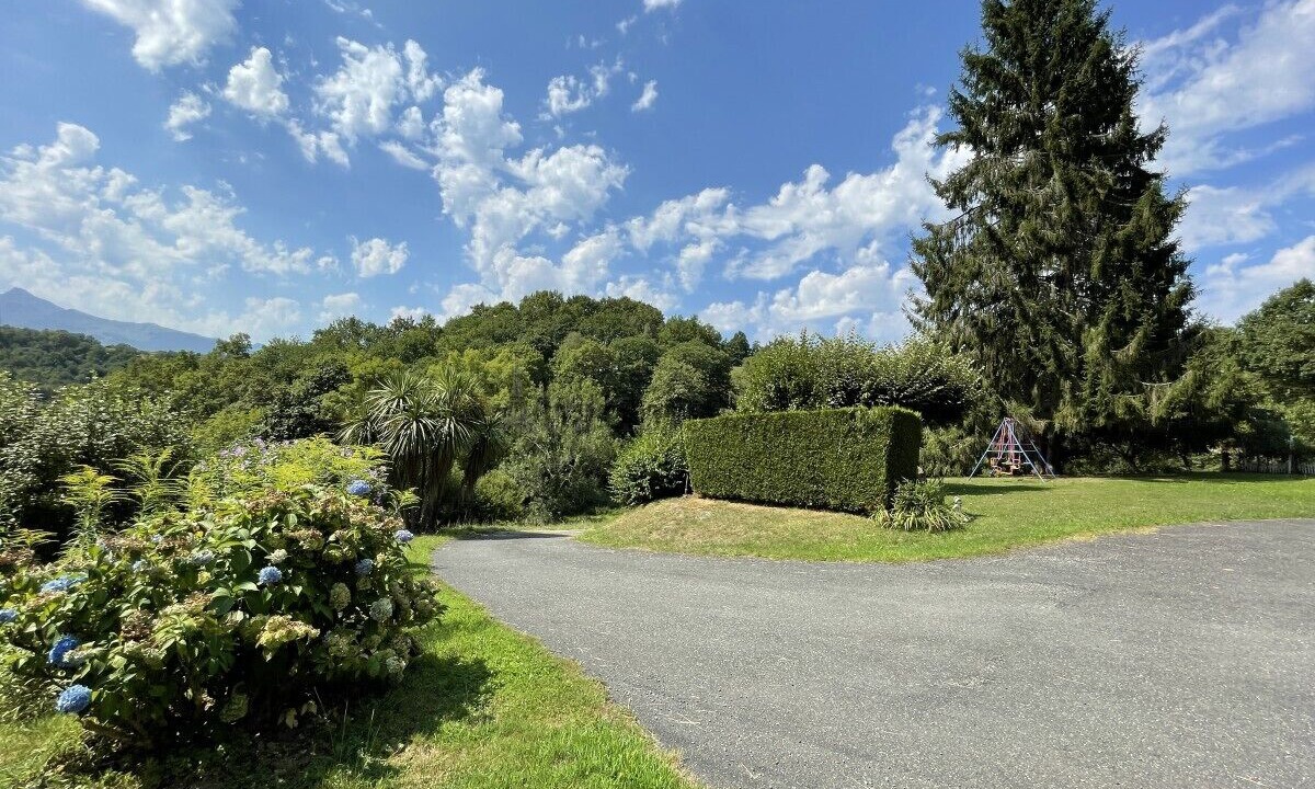 Photo of Outdoor in Pareac