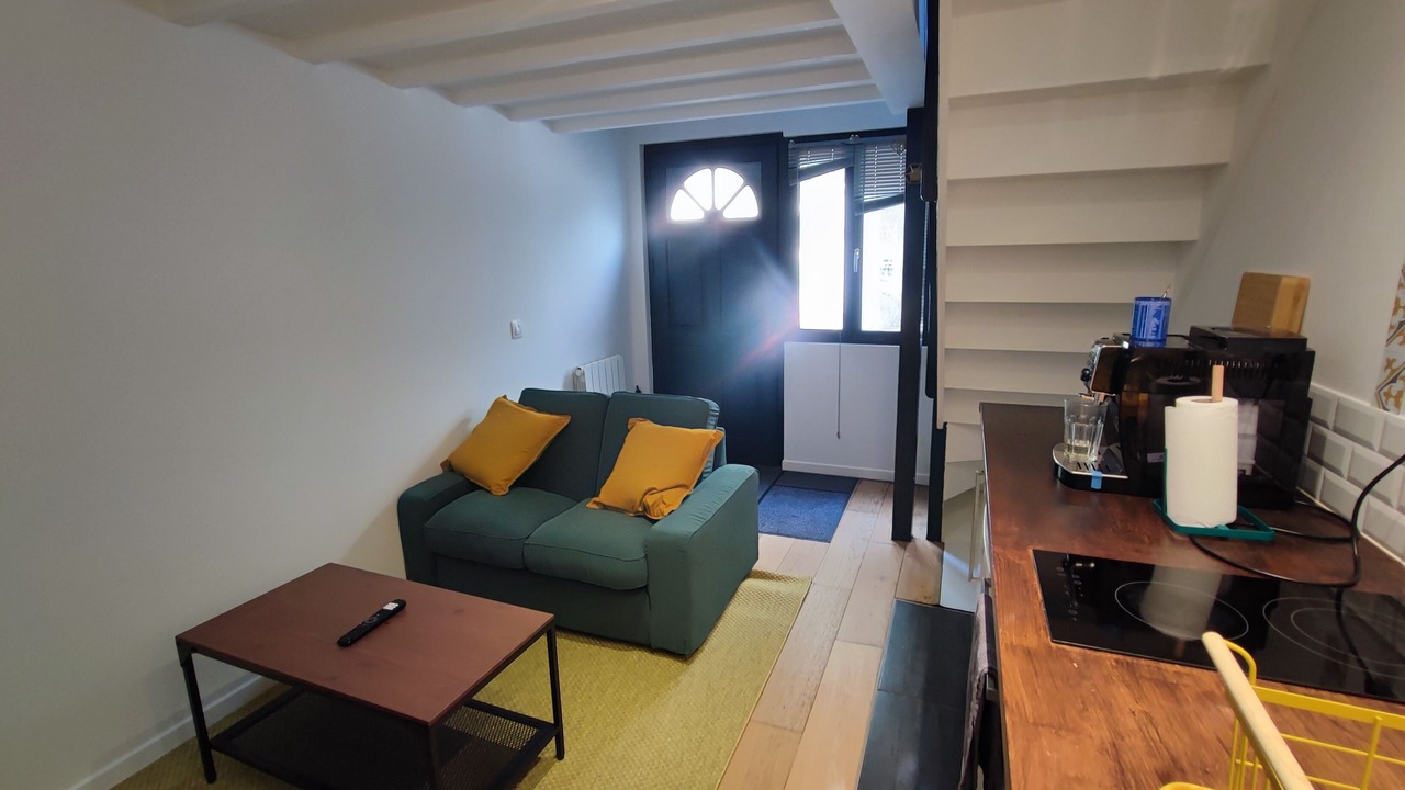 Photo of Livingroom in Louis Bertrand-Mirabeau-Semard