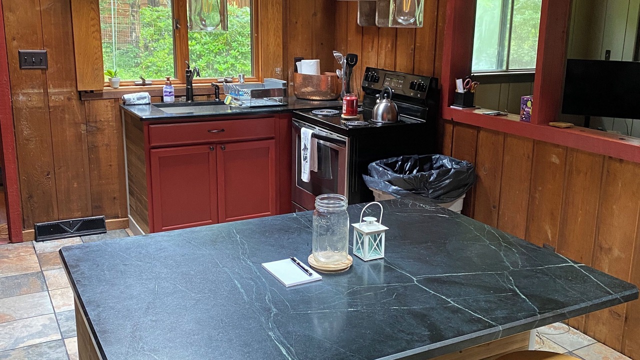 Photo of Kitchen in Swan Lake